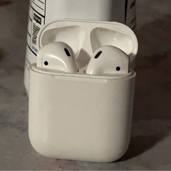 Apple AirPods